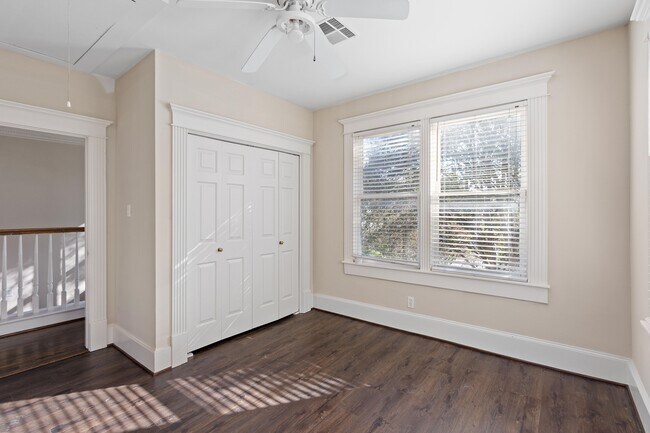 Secondary bedroom #2 - 515 W 17th St