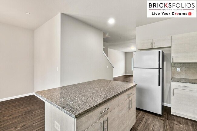 Building Photo - Exquisite Rental Home in Olympia, Close to JBLM & Hospitals!