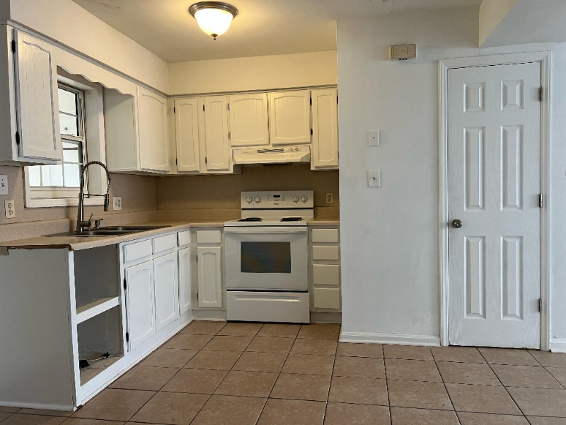 Building Photo - 1608 Fawn Vista Dr N