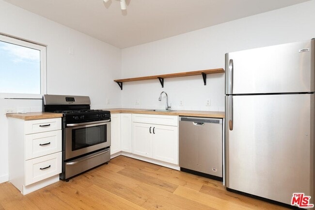 Building Photo - 3933 Marathon St