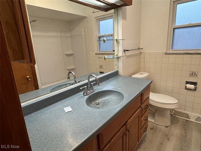 Building Photo - 1859 Cromwell Dr