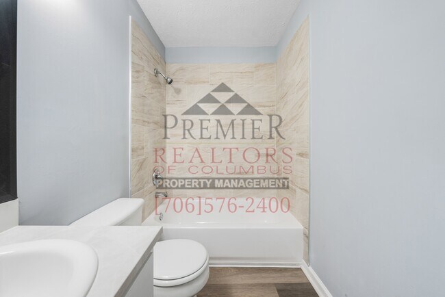 Building Photo - 1617 Woodhollow Dr