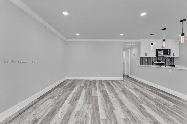 Building Photo - 38 Flanders A