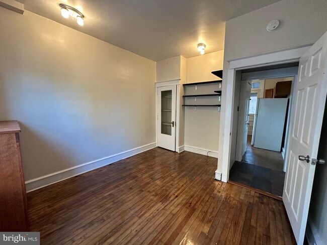 Building Photo - 451 Main St