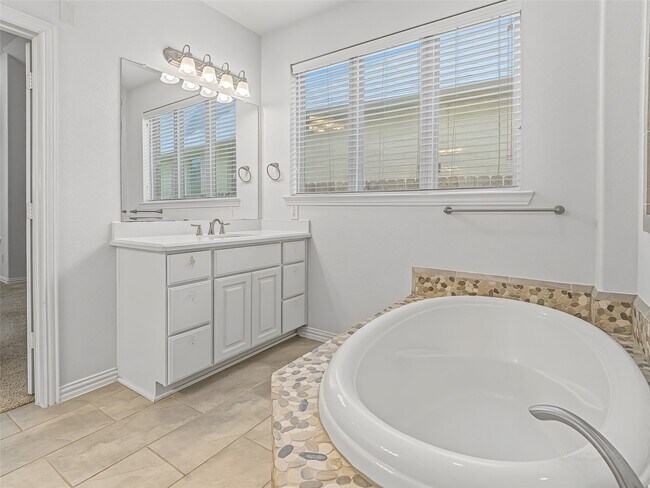 Building Photo - 27215 Symphony Creek Ln