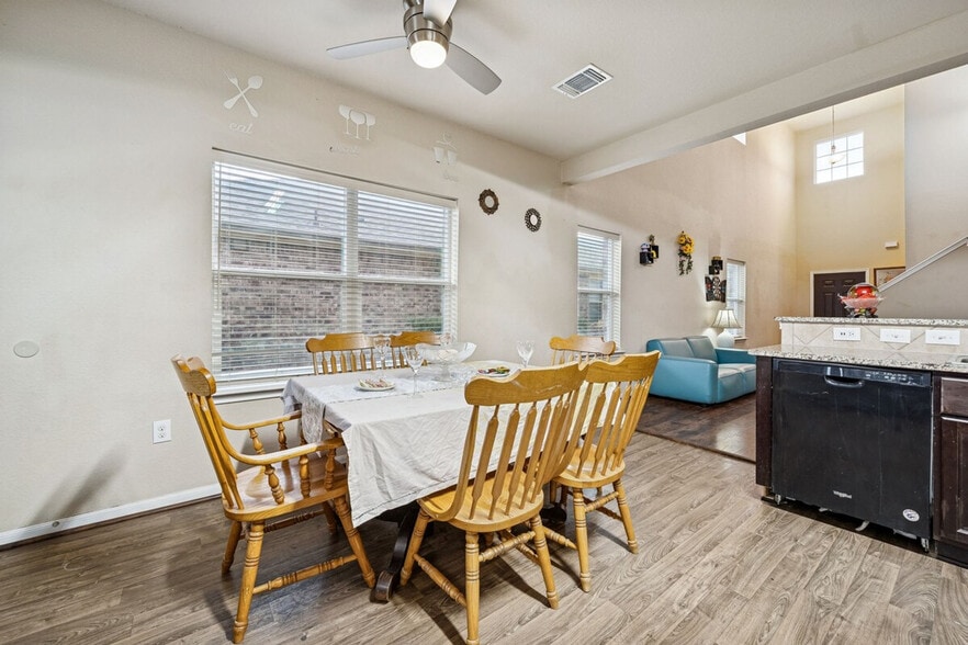 Building Photo - 3204 Ortman Dr