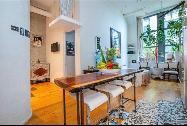 Primary Photo - 50 Dey St