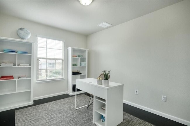 Building Photo - 10053 Aly May Dr