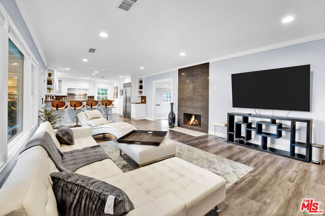 Building Photo - 8345 White Oak Ave