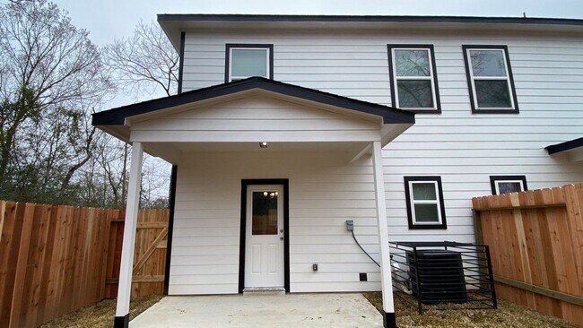 Building Photo - 5225 E Houston Rd