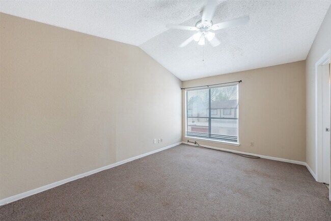 Building Photo - 12400 Brookglade Cir