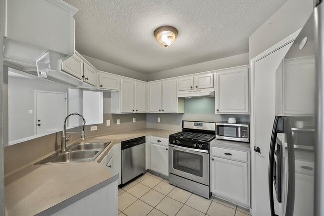Building Photo - 18103 Gravenhurst Ln