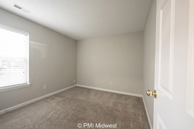 Building Photo - "Charming 3-Bedroom Home with 2 Full Baths...