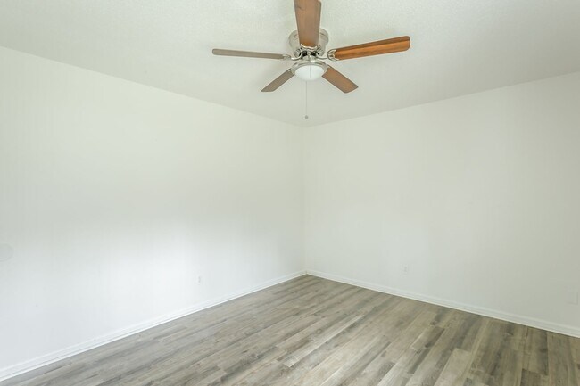 Building Photo - 5770-5772 Taggart Drive