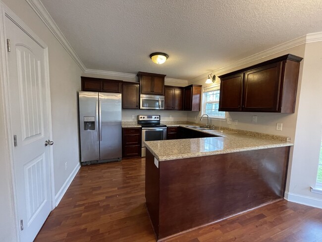 Building Photo - House for Rent