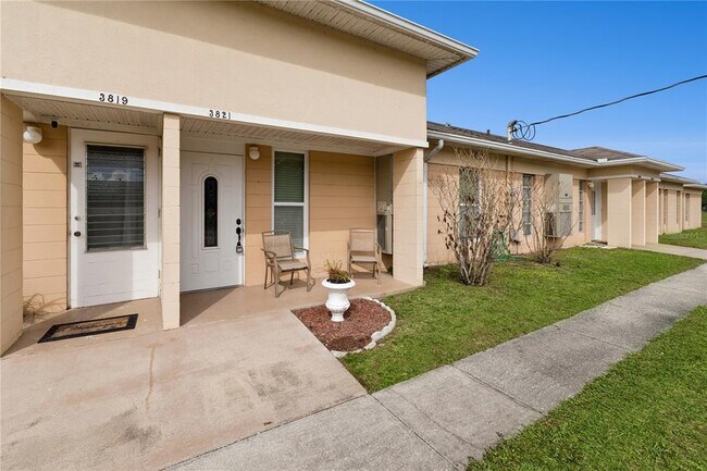 Building Photo - 3821 Club Cir