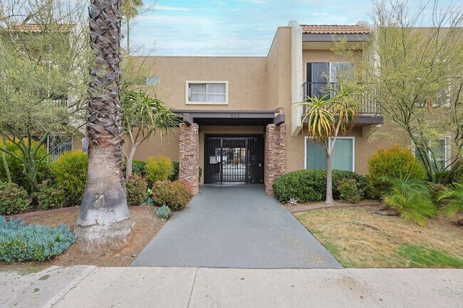 Building Photo - 2-Bed, 1.5-Bath Condo in Convenient El Cajon Location