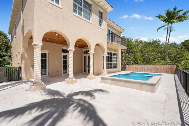 Building Photo - 112 Tulip Tree Ct