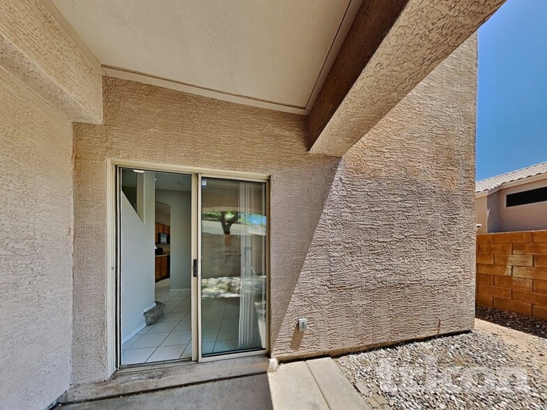 Building Photo - 1750 W Union Hills Dr