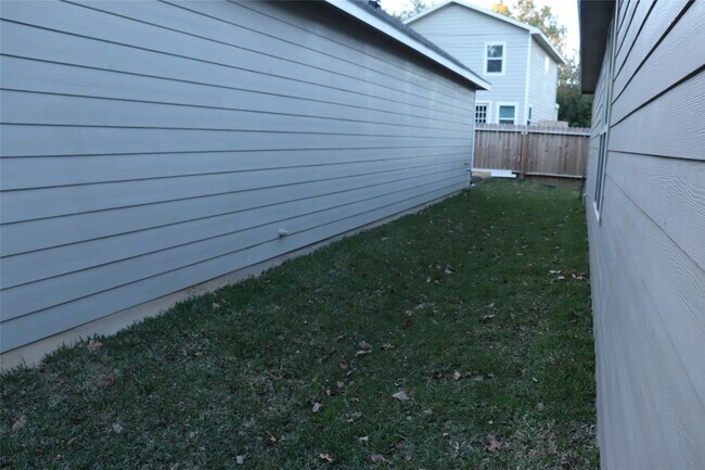 Building Photo - 11633 Vistawood St