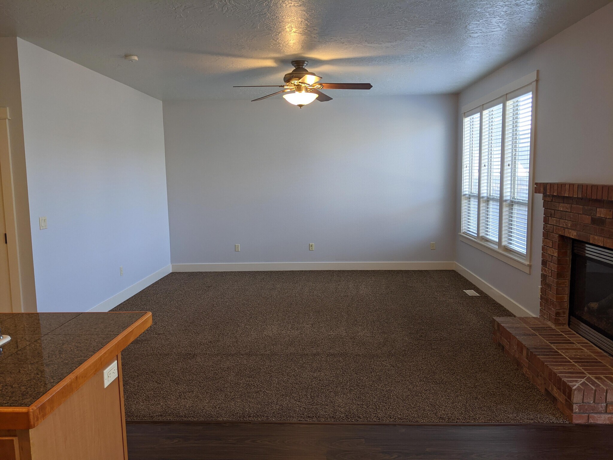 Building Photo - 11218 W Hazelwood Dr