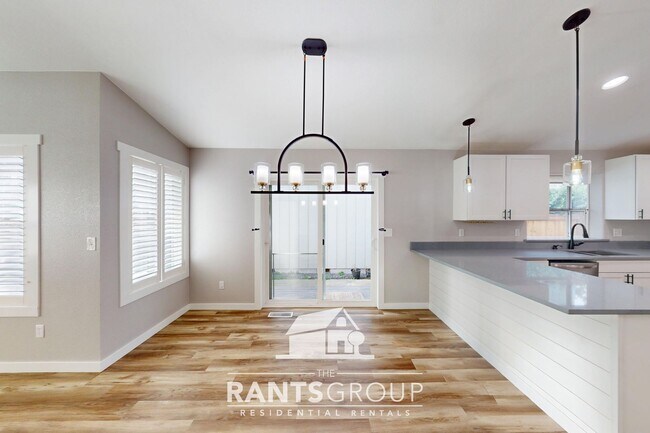 Building Photo - Move in Ready! Renovated 2-bed, 2-bath Rambler in Lacey!