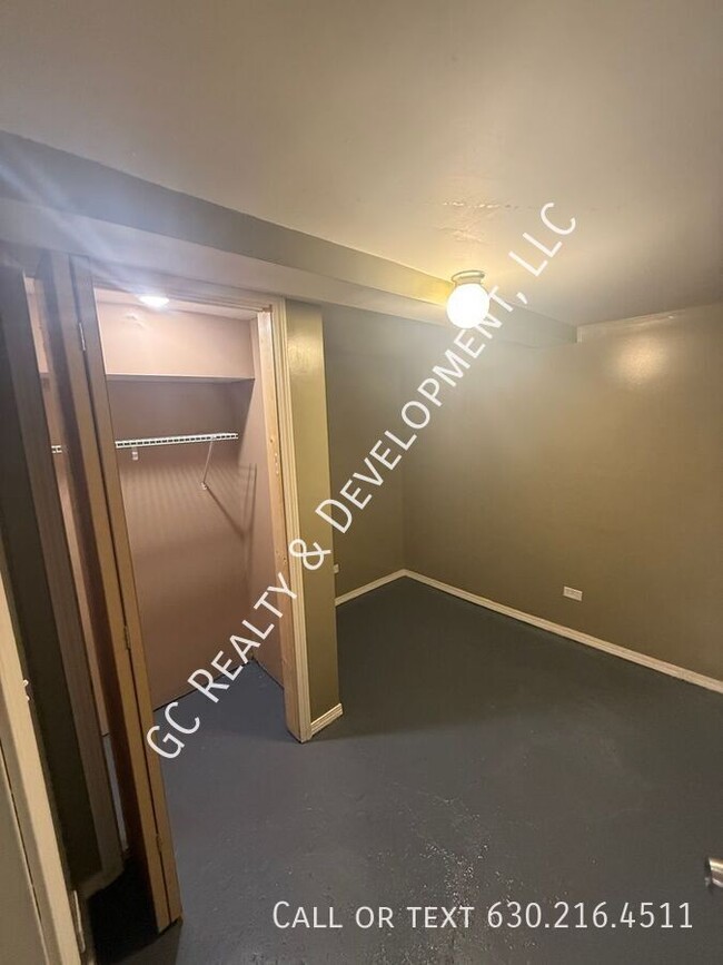 Building Photo - 10225 S Perry Ave
