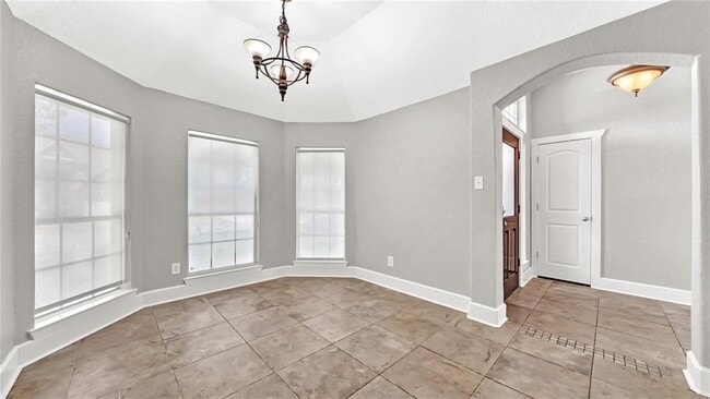 Building Photo - 3412 Glastonbury Dr