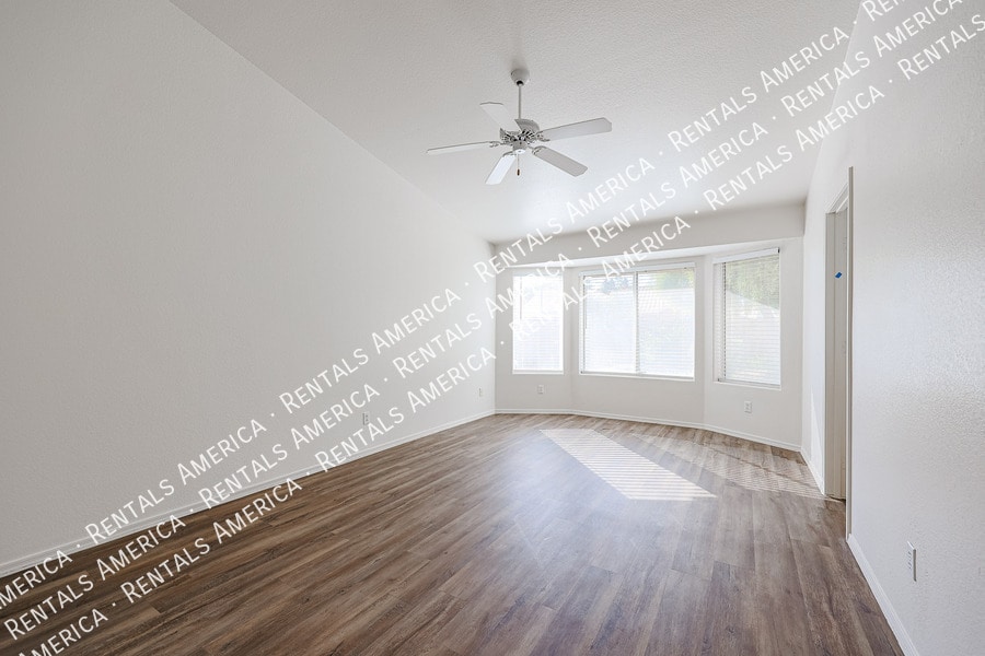 Building Photo - 5351 W Saragosa St
