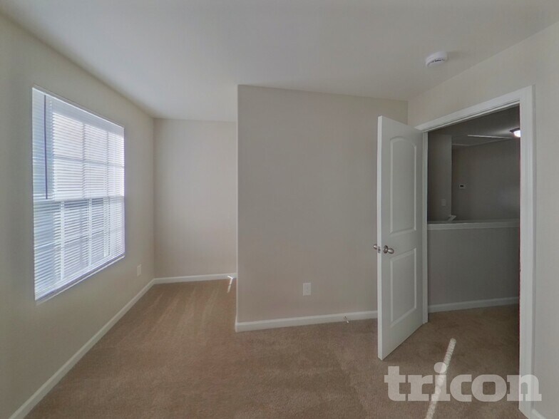 Building Photo - 631 Buckskin Rd