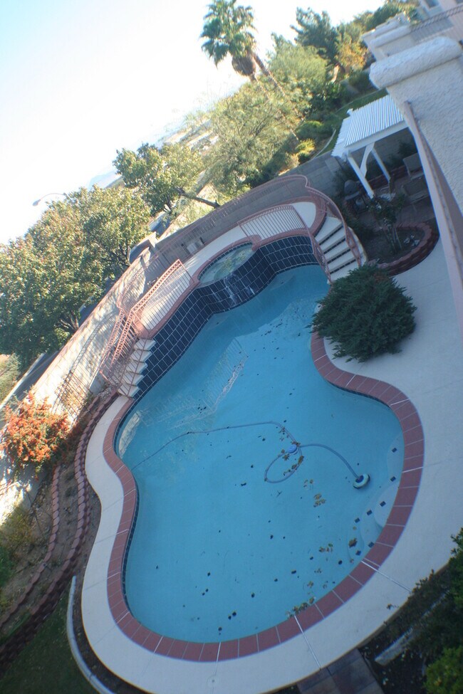 Building Photo - Incredible Green Valley Ranch stunner!