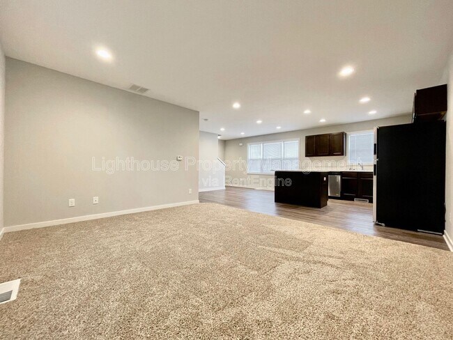 Building Photo - 303 Baldwin St