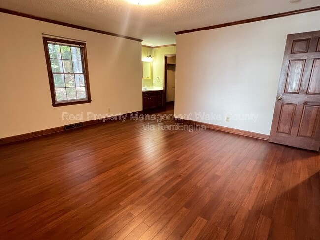 Building Photo - 7404 Valley Run Dr