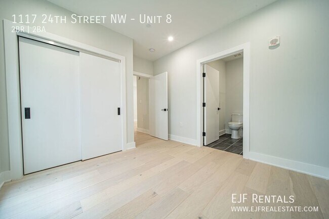 Building Photo - 1117 24th St NW