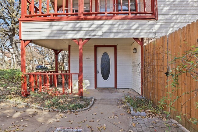 Building Photo - Grand in Grapevine