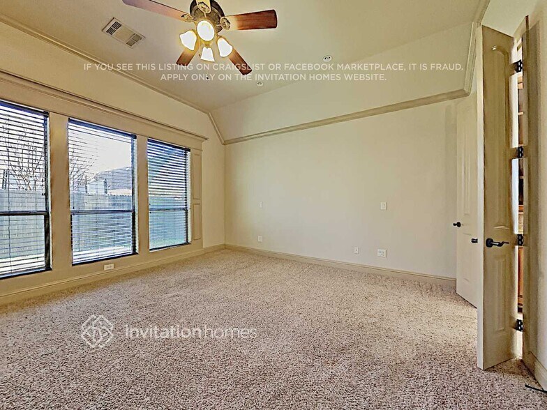 Building Photo - 105 Prairie Dunes Dr