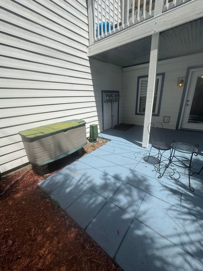Building Photo - 6545 N Lagoon Dr