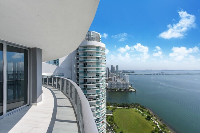 Building Photo - 488 NE 18th St