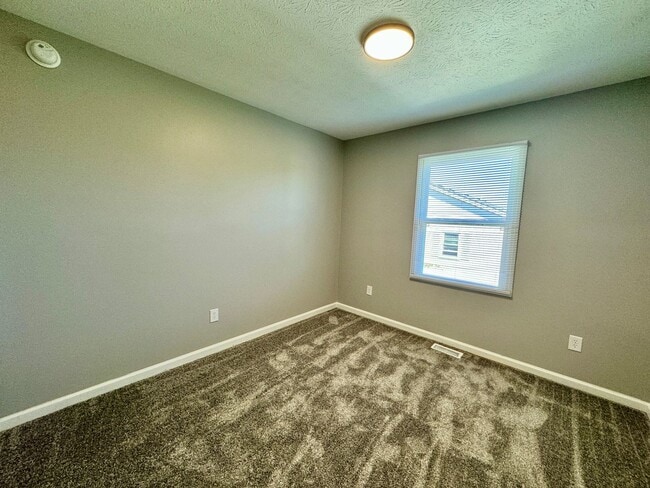 Building Photo - Beautiful Remodeled 2 Bedroom in Richmond!