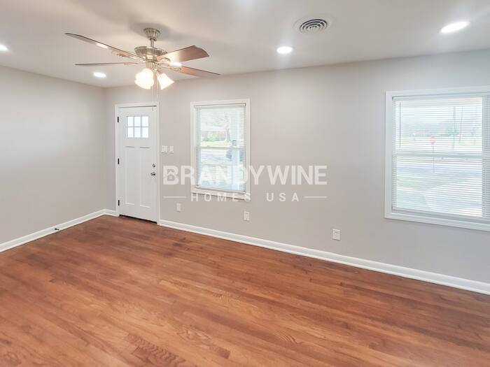 Building Photo - 1822 Dearing Rd