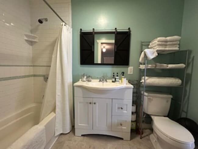 Building Photo - 1 Bed, 1 Bath + Office | Guerneville (Rio ...