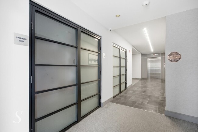 Building Photo - 6401 Park Ave