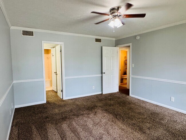 Building Photo - Dreamy 3-Bedroom