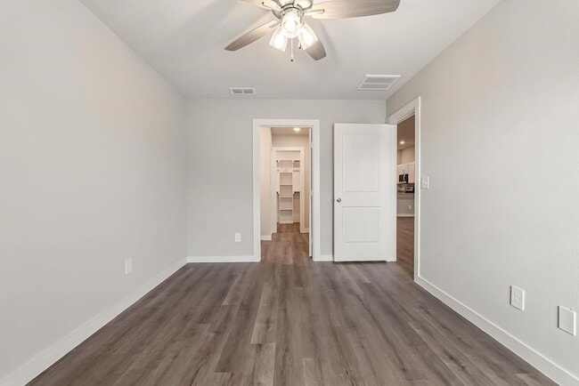 Building Photo - 2633 Baron Ave