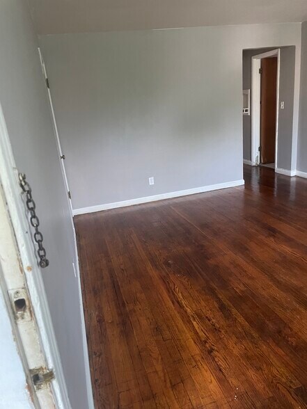 Building Photo - 5911 Cary Ave