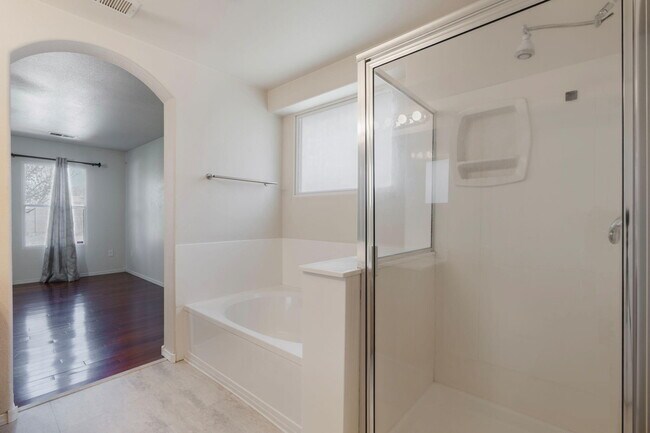 Building Photo - 7351 Sidewinder Dr NE