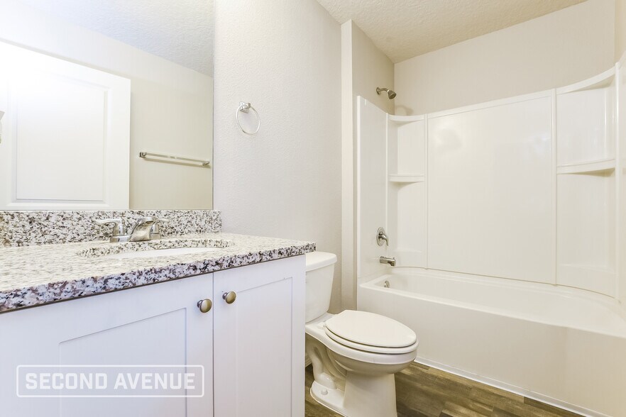 Building Photo - 3637 W Parkview Dr