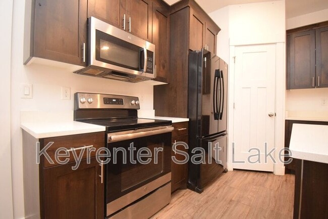 Building Photo - 2726 E Iron Bark Alley