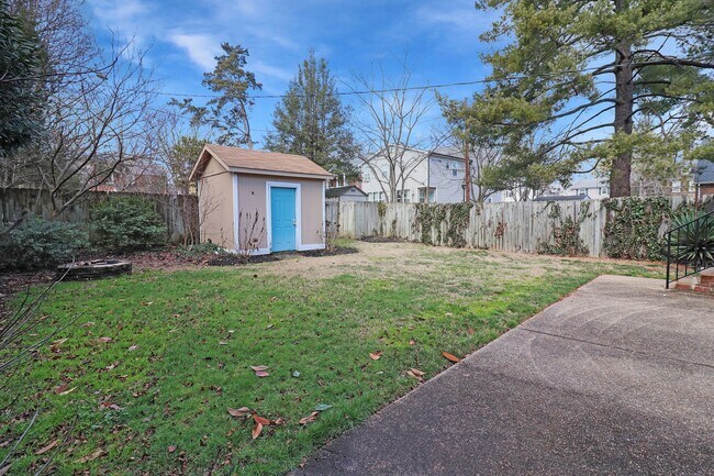 Building Photo - Dreamy 4 Bed, 2 Bath Cape Cod in Sauer's Garden Available Now!