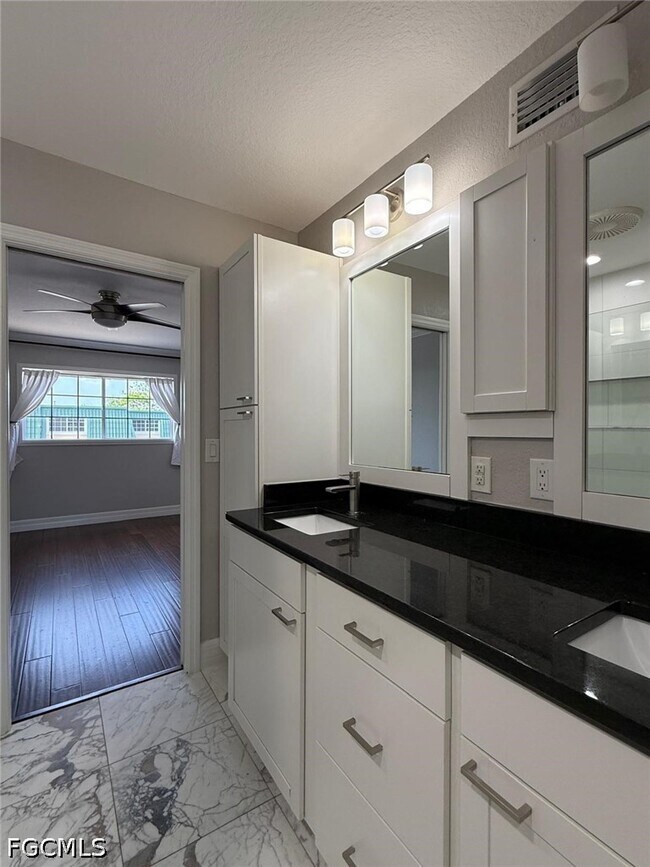 Building Photo - 4797 Albacore Ln